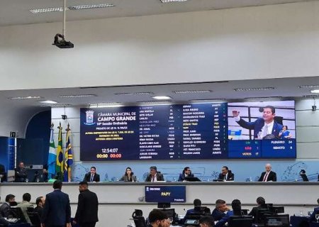 Aumento salarial da prefeita &eacute; aprovado apenas com voto contr&aacute;rio de ex-prefeito