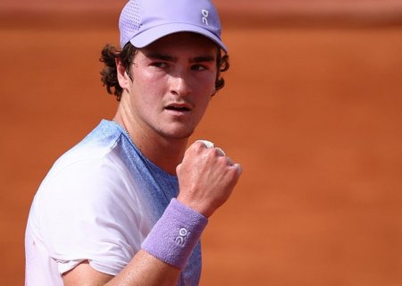 João Fonseca se aproxima do top-50 após nova vitória em Roland Garros