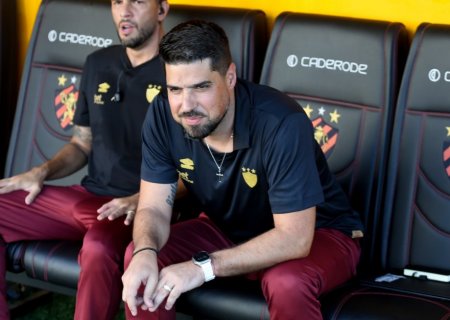 Torcida do Sport chama técnico estreante de 'burro' com apenas 20 minutos de jogo