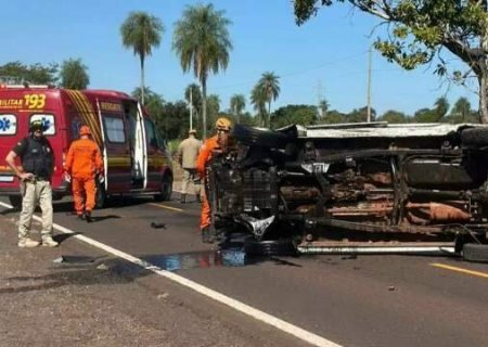 Servidor federal morre em acidente entre camionete e carreta