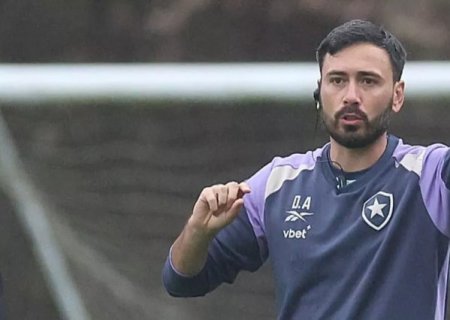 Ancelotti diz que é complicado jogar em São Januário