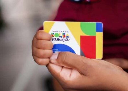 Caixa paga Bolsa Fam&iacute;lia a benefici&aacute;rios com NIS de final 8