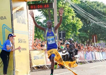 Atletas africanos superam calor e dominam p&oacute;dio da meia-maratona do Pantanal