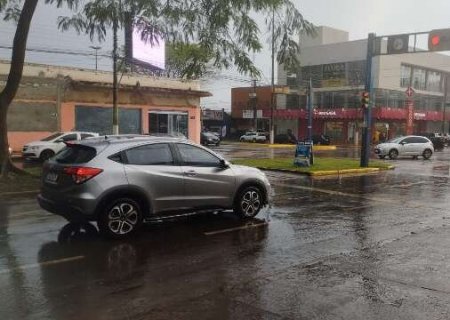 Frente fria chega com vento de 51 km por hora e chuva na regi&atilde;o sul