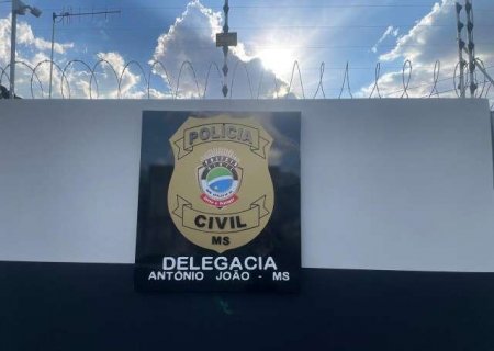 Professor &eacute; preso suspeito de estuprar alunas de 7 anos