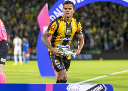 Artilheiro isolado do Paulistão, Robson tem mais gols que os quatro grandes de SP