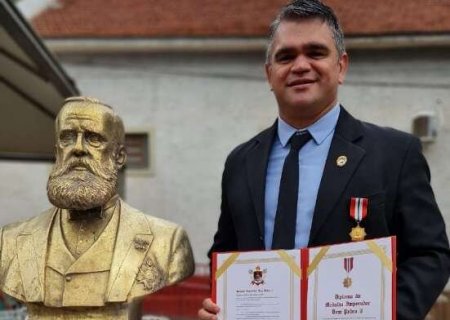 Policial acusado de roubar contrabando &eacute; solto, mas seguir&aacute; afastado