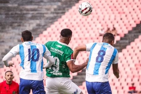 Ivinhema vence Uberlândia e dispara na liderança da Série D