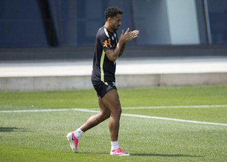Danilo reconhece que Brasil está atrás de rivais na construção da equipe
