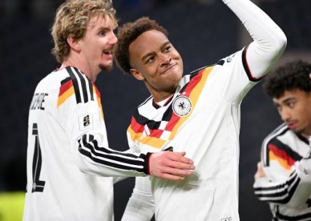 Domingo ter&aacute; quatro jogos na Copa do Mundo com estreias de Alemanha e Holanda