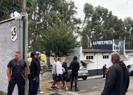 Elenco da Ponte paralisa as atividades por causa dos salários atrasados